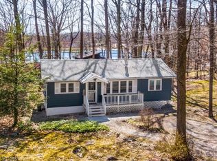 26 Cohocton Rd, Highland Lakes, NJ 07422