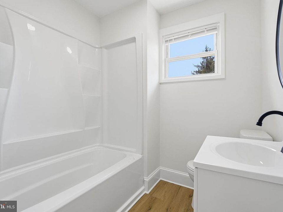 2nd image of 604 Military Ave