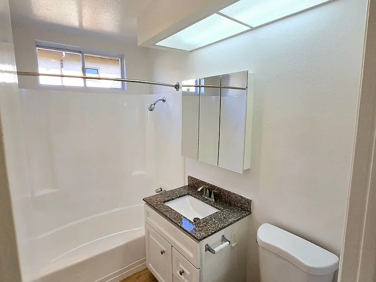 Harmony Court Apartments — Photo 15
