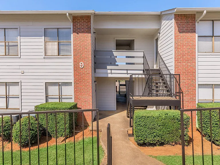 Sunridge Apartments — Photo 31