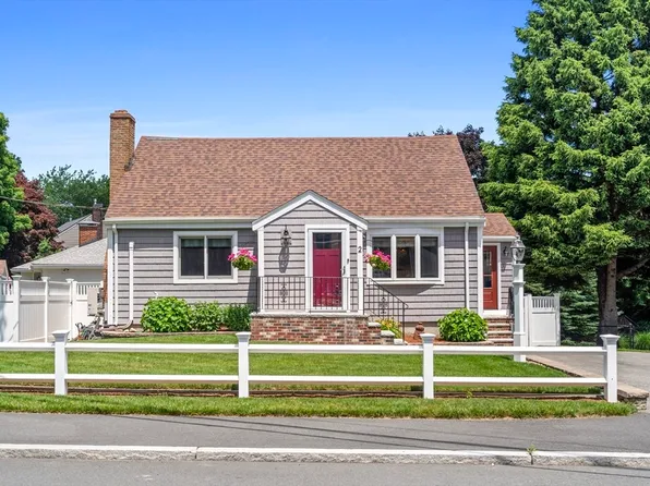 2 Fosters Ln, Wakefield, MA 01880