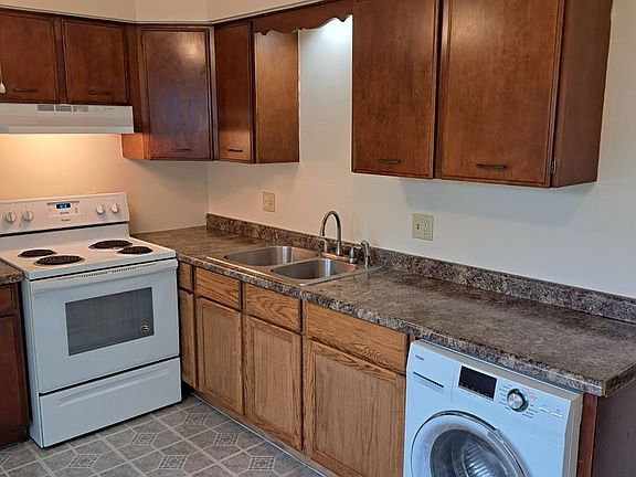 4th image of 1202 Lake Forest Dr #A-d