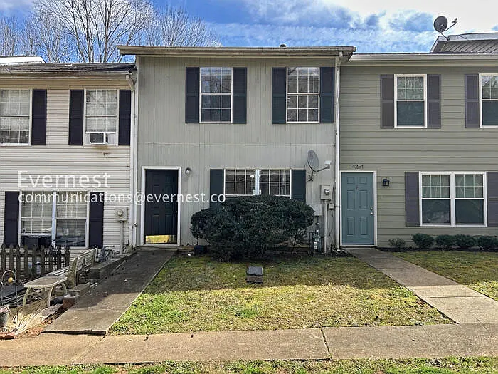 4256 Worth St — Photo 3