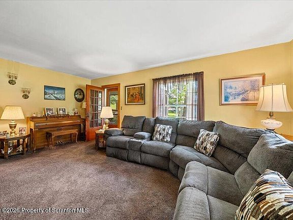 4th image of 71 Pleasant Ave