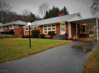 1113 Skymont Rd, Staunton, VA 24401