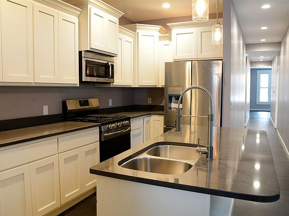 2nd image of 1016 W Washington Blvd Unit 1