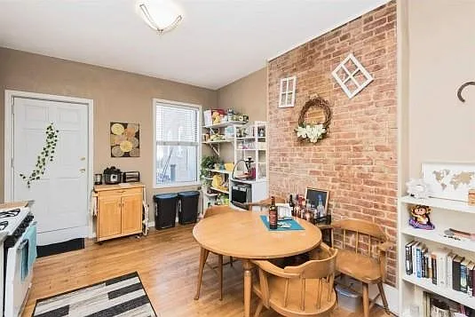 523 Washington St #2 — Photo 3