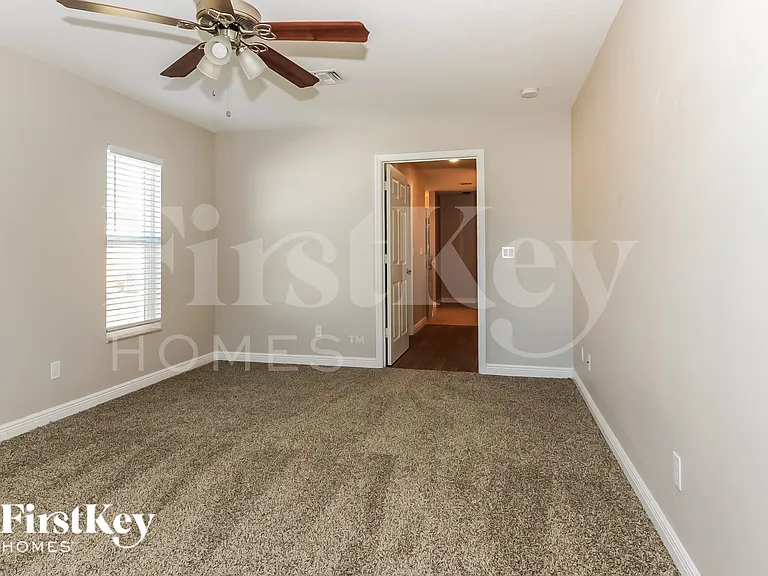 526 SW Dahled Ave — Photo 10