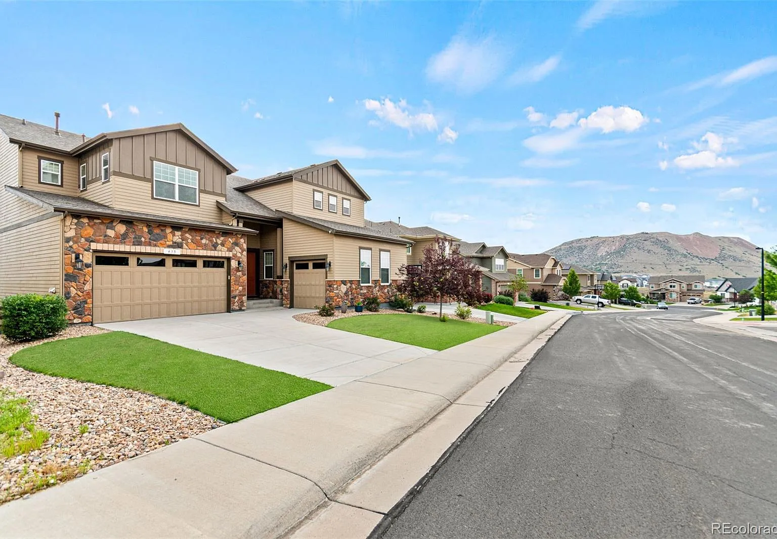5 bed, 3.5 bath, 3365 sqft, $3,900 — Photo 3