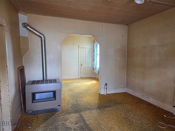 5th image of 406 W Boardman St