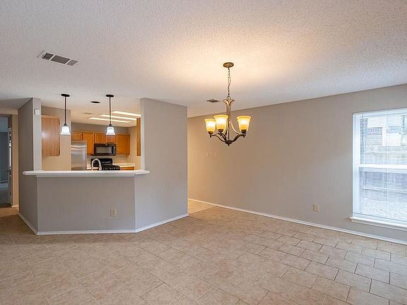 5th image of 1208 Cedar Oaks Dr