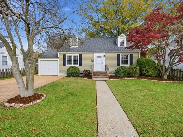 470 Algonquin Rd, Hampton, VA 23661