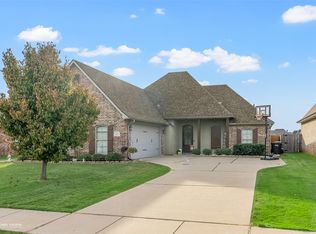 307 Newport Ln, Benton, LA 71006