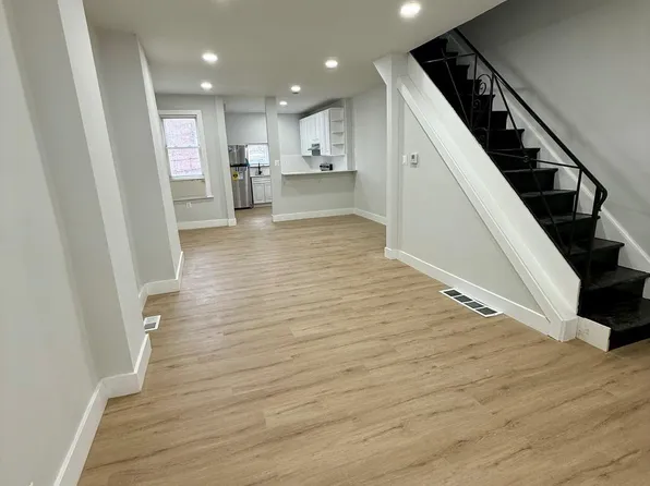 5756 Hegerman St, Philadelphia, PA 19135