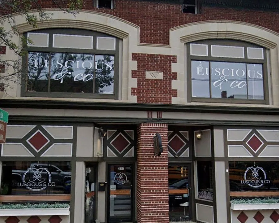 469 Howe Ave