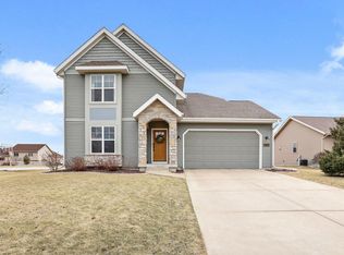 4415 Snowy Ridge Trl, Windsor, WI 53598