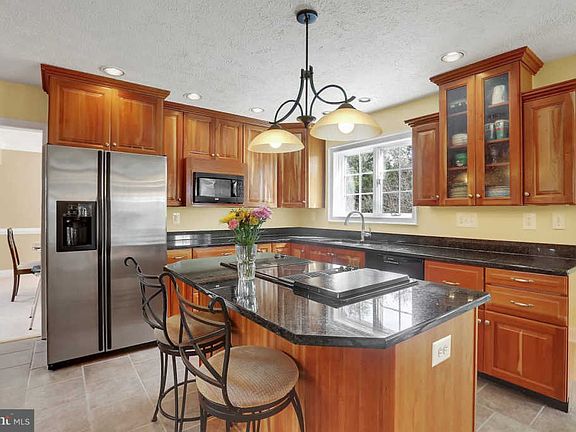 2nd image of 109 Stonestep Ct