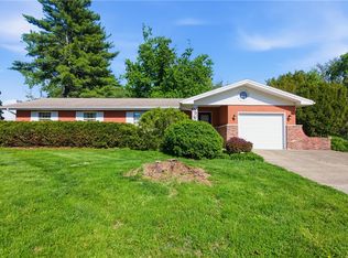 2115 University Dr, Charleston, IL 61920