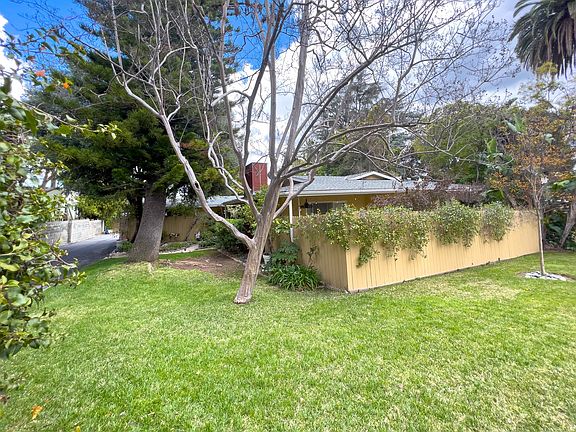 2nd image of 2444 El Molino Ave #2444