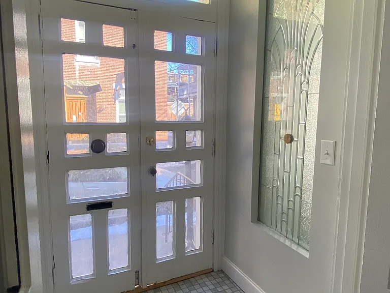 1616 Penn St — Photo 2