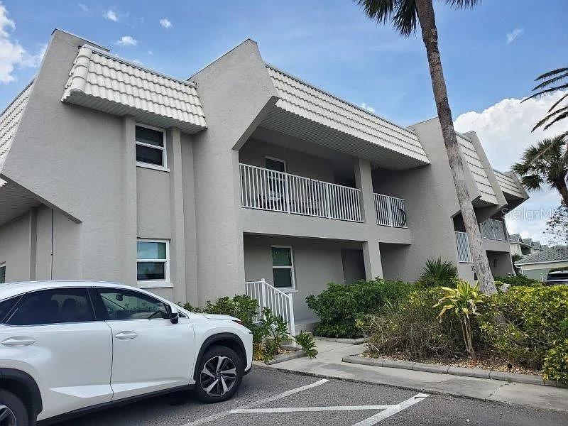2 bed, 2.0 bath, 1024 sqft, $3,200 — Photo 4