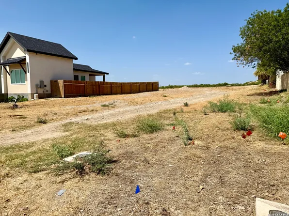 843 CENIZA DR LOT 1, Eagle Pass, TX 78852