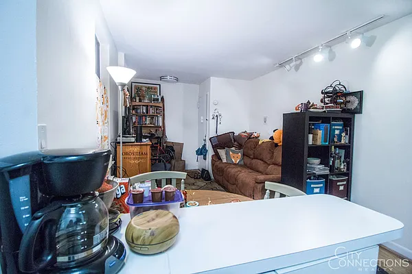 Rented by City Connections Realty | media 36