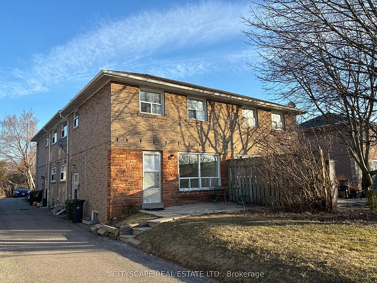 116 Guildwood Pkwy — Photo 1