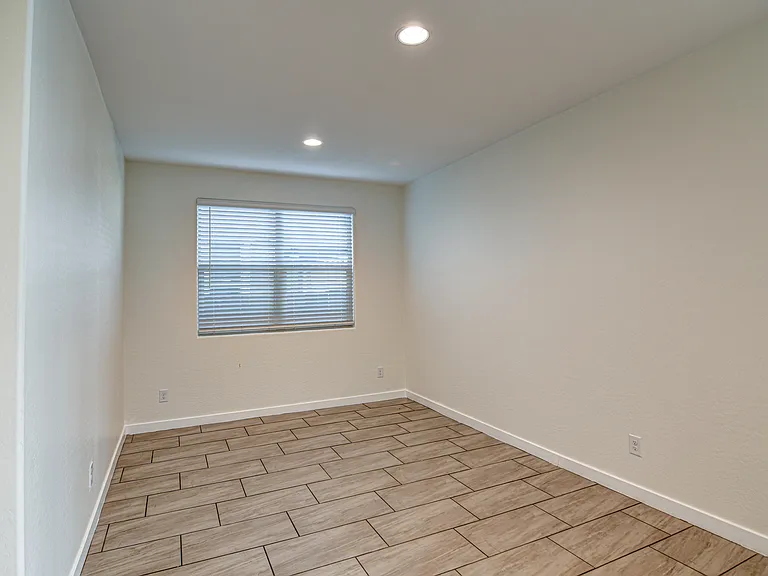 9338 W Heatherbrae Dr — Photo 17