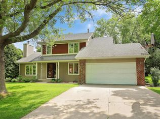 17314 Greenview Cir, Lakeville, MN 55044