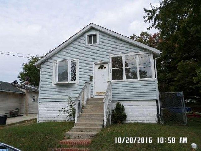 1st image of 212 W Evergreen Ave
