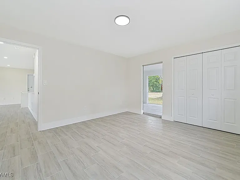 1608 Henry Ave — Photo 21