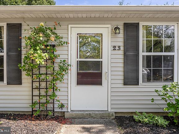 4th image of 23 Highland Ave