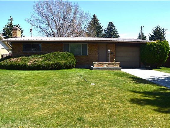 3rd image of 1387 Riviera Dr