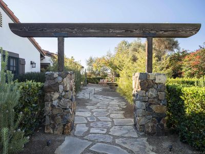 7429 Artesian Rd, San Diego, CA, 92127