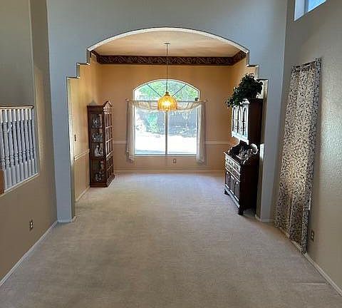 5th image of 1018 E SILVERWOOD Drive
