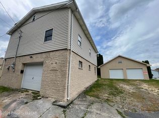 1087 N Locust St, Hazle Township, PA 18202