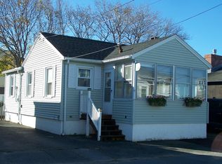 13 Tuttle Ave, Hampton, NH 03842
