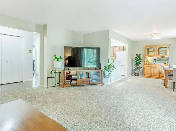 7201 OLD SAUK Road #B, Madison, WI 53717