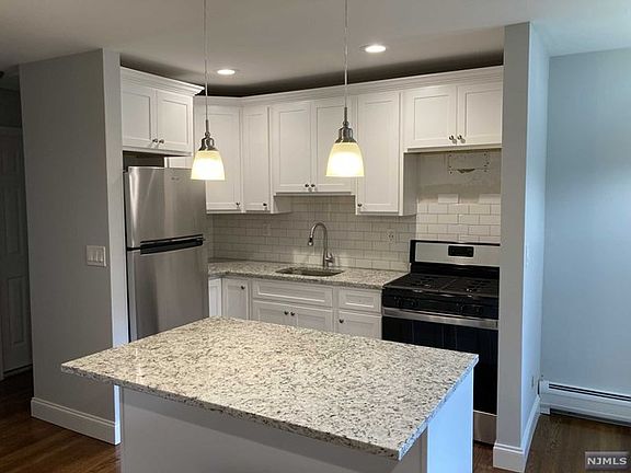 2nd image of 411 Washington Dr #411