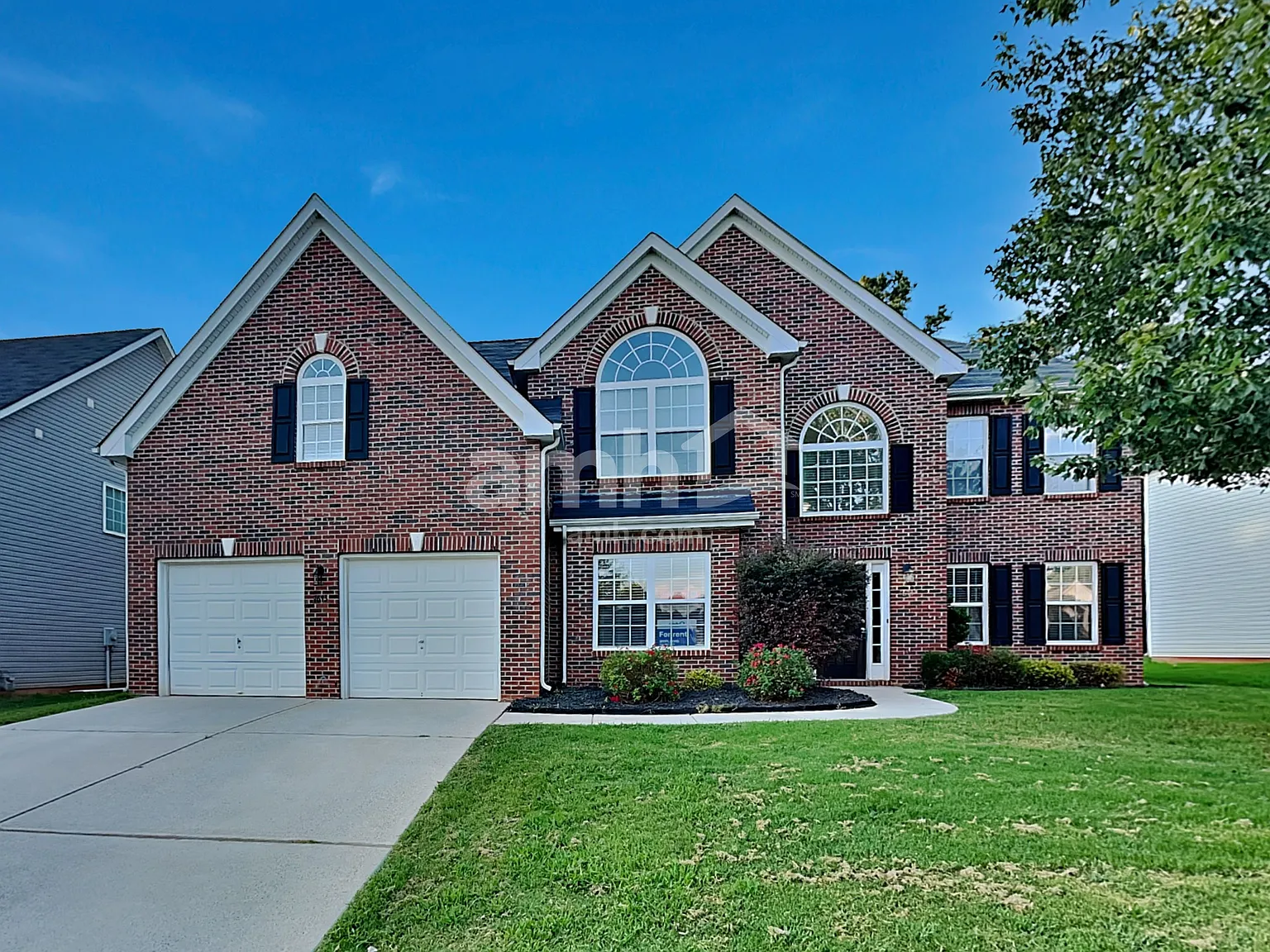 4 bed, 3.0 bath, 2934 sqft, $2,705 — Photo 1