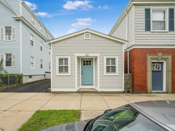 381 Wood St, Bristol, RI 02809
