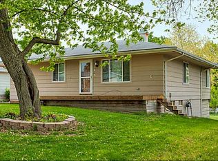 445 N 8th St, Carlisle, IA 50047