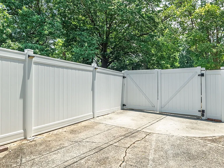 2113 Scott Ave — Photo 19