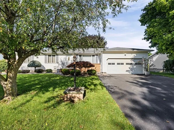 72 Ann Marie Dr, Rochester, NY 14606