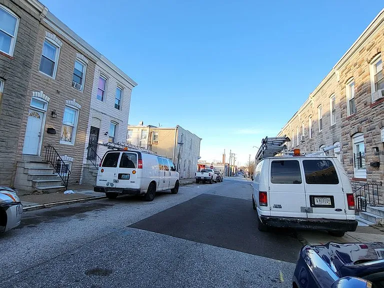 517 N Rose St — Photo 3
