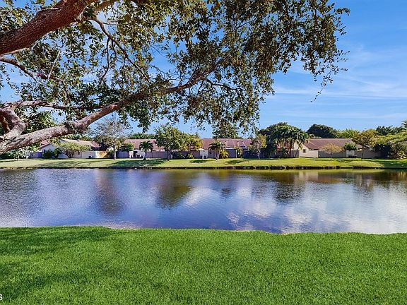 3rd image of 3092 S Oakland Forest Drive #1804