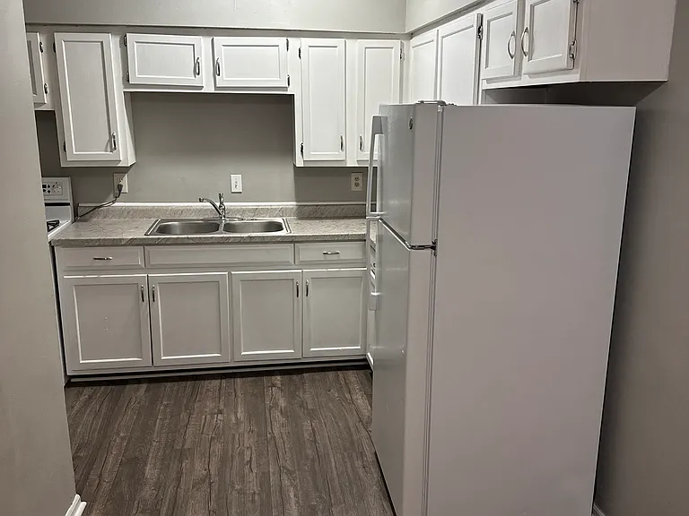 4010 Forest Ave #302 — Photo 3