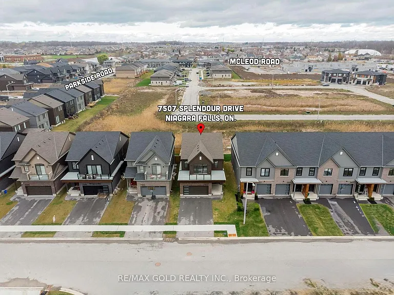 7507 Splendour Dr — Photo 2