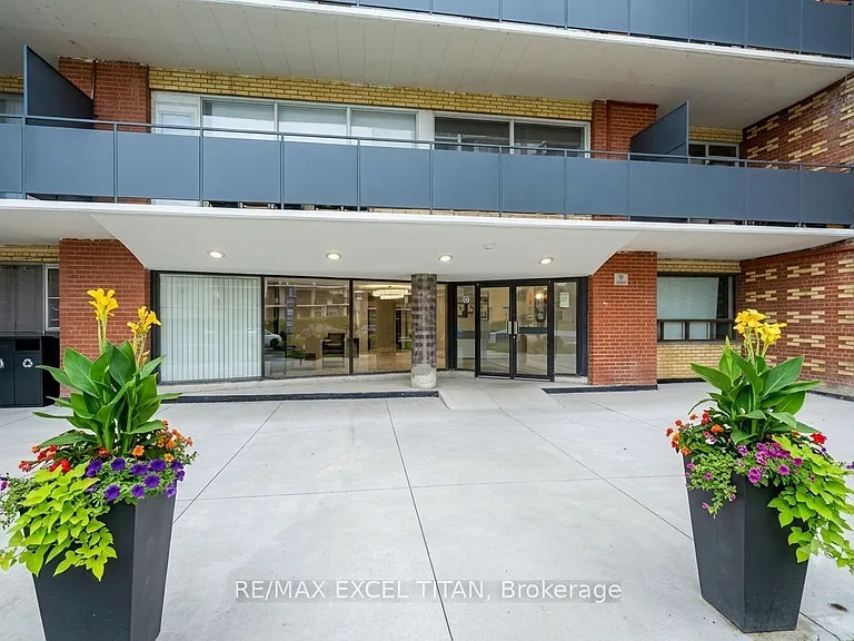165 Cosburn Ave #301 — Photo 7